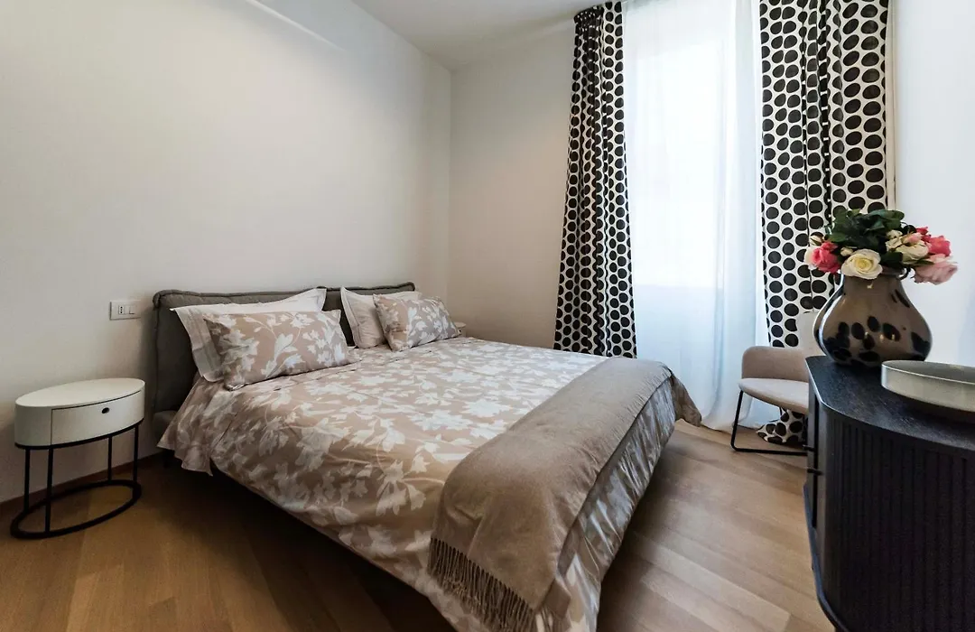 Dream Suites Milano San Babila-1